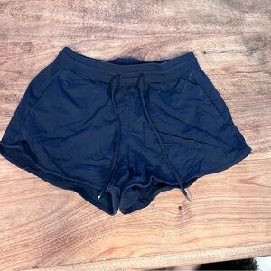 Uniqlo Black Casual Stretch Shorts Size Small Zipper Pocket